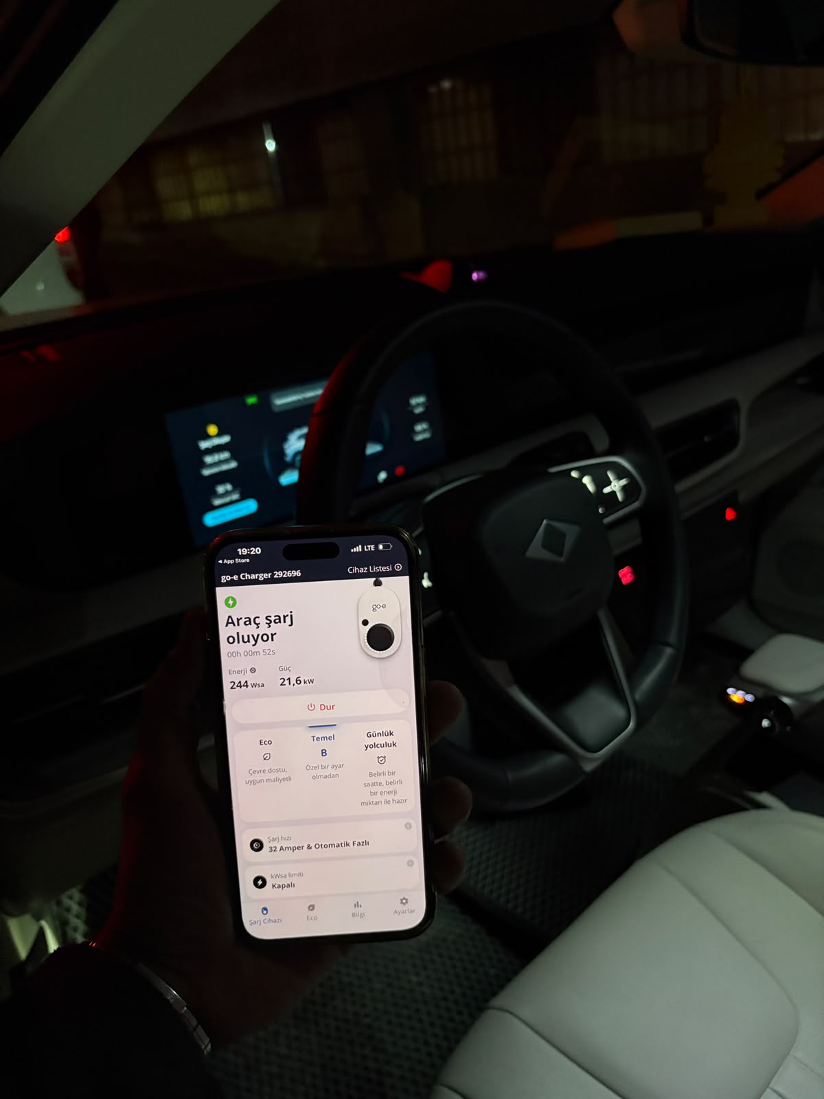 Telefon uygulamasında görüntülenen araç şarj oturumu