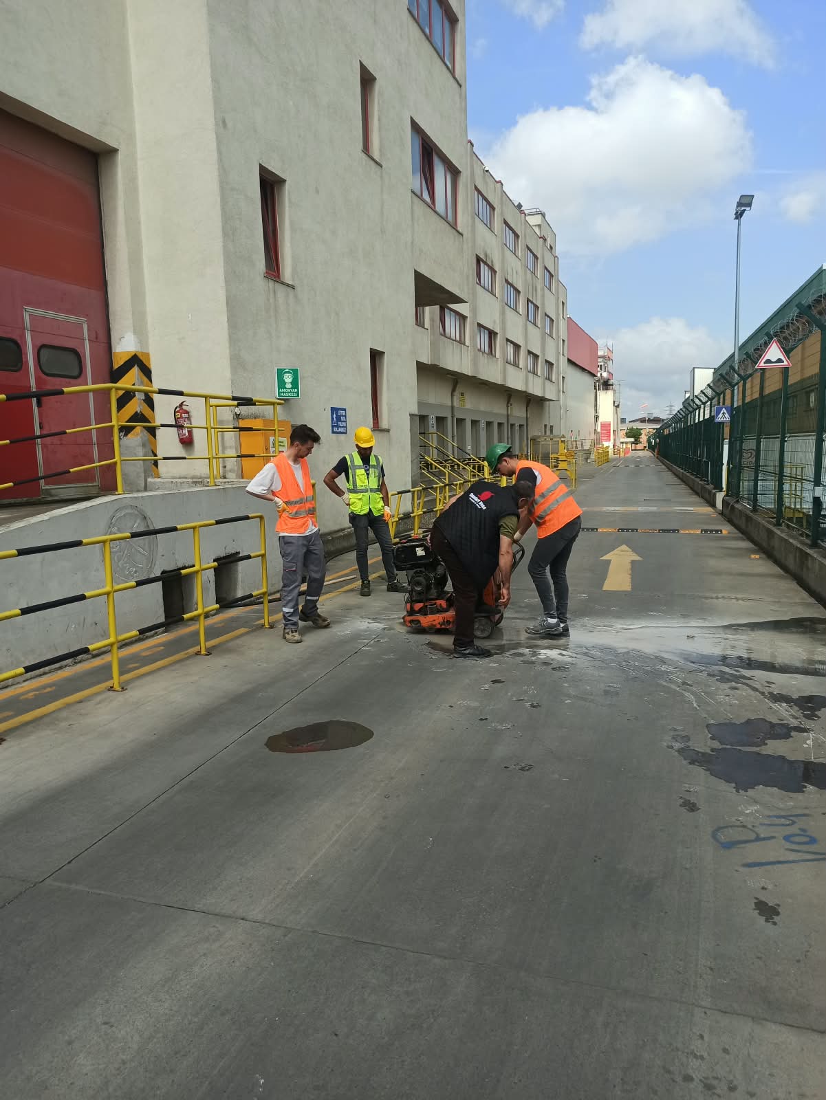Kablo güzergâhı boyunca saha çalışması